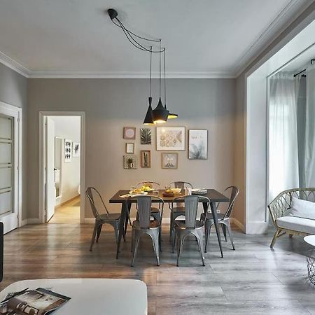 ברצלונה Magnificent 4 Bedroom Apartment In Eixample מראה חיצוני תמונה