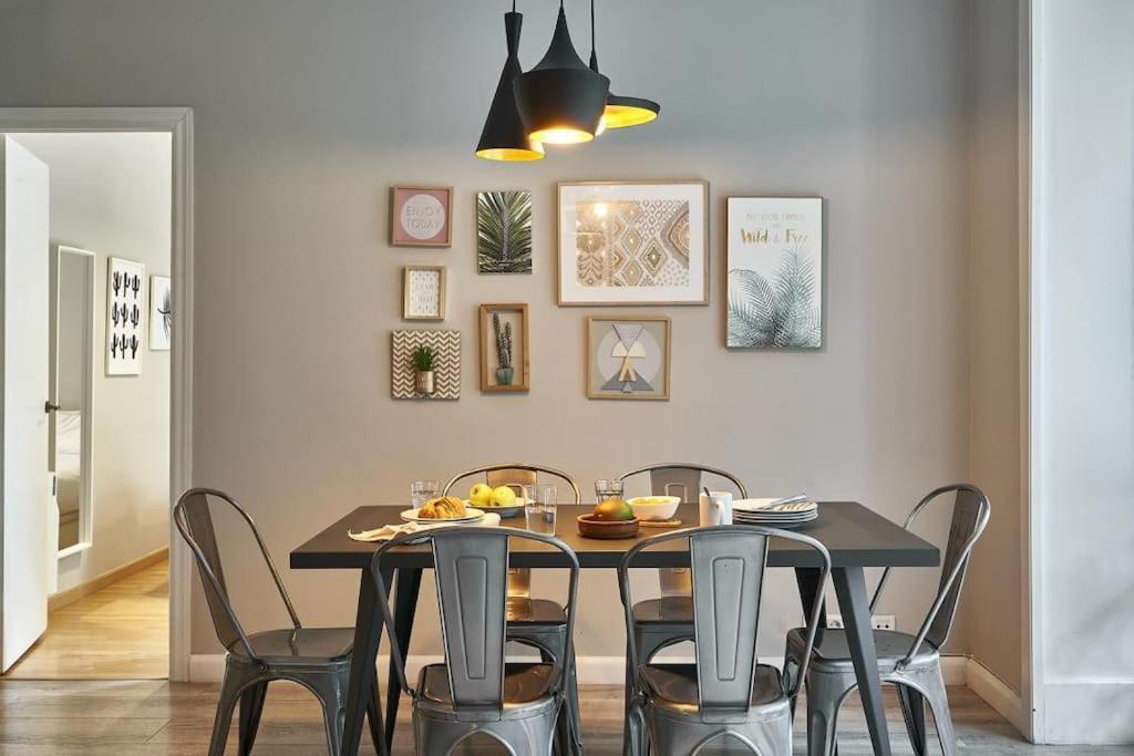 ברצלונה Magnificent 4 Bedroom Apartment In Eixample מראה חיצוני תמונה