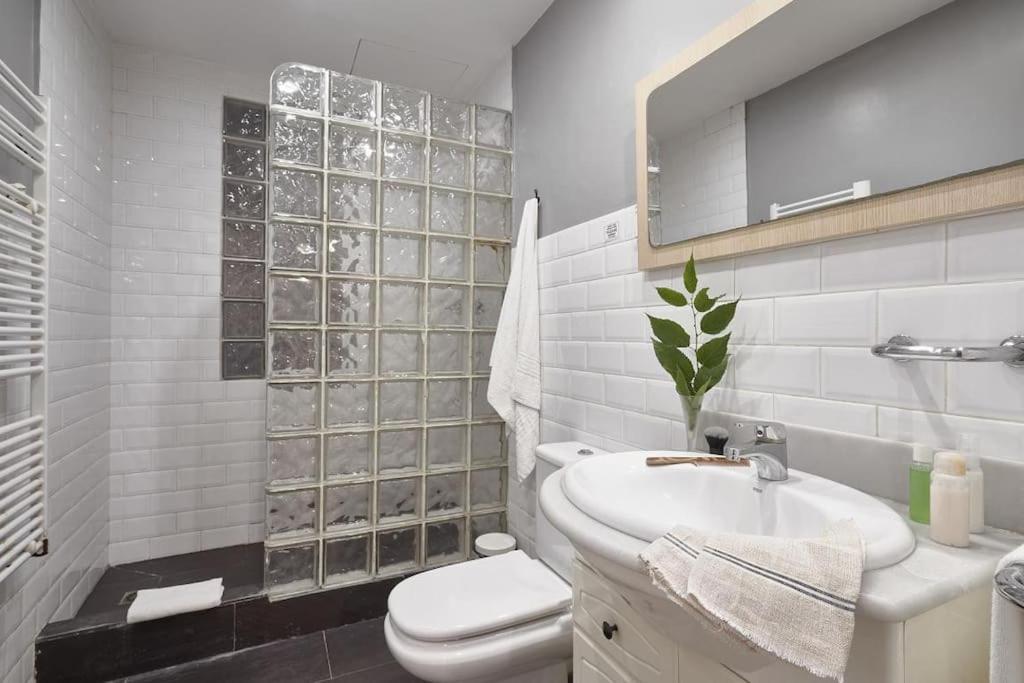 ברצלונה Magnificent 4 Bedroom Apartment In Eixample מראה חיצוני תמונה
