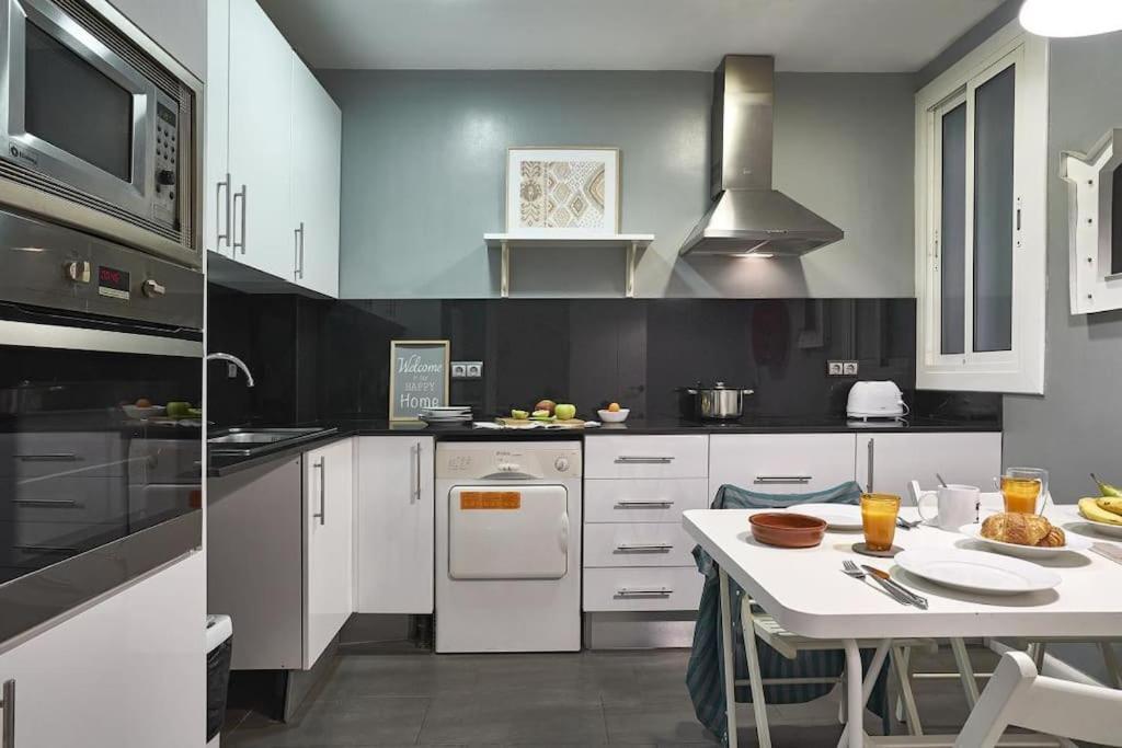 ברצלונה Magnificent 4 Bedroom Apartment In Eixample מראה חיצוני תמונה