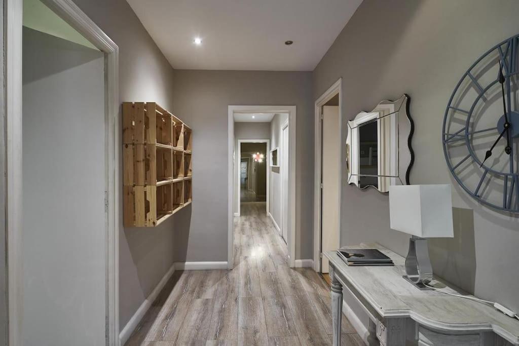 ברצלונה Magnificent 4 Bedroom Apartment In Eixample מראה חיצוני תמונה