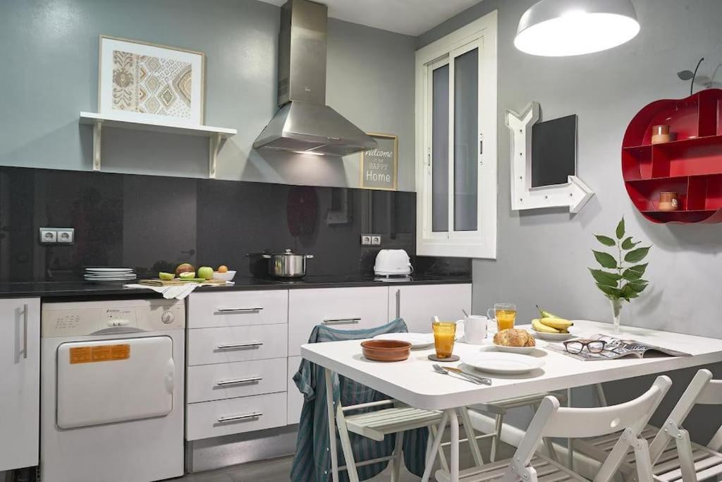 ברצלונה Magnificent 4 Bedroom Apartment In Eixample מראה חיצוני תמונה