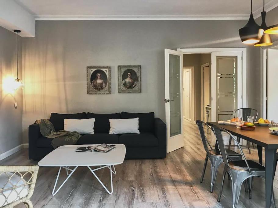 ברצלונה Magnificent 4 Bedroom Apartment In Eixample מראה חיצוני תמונה